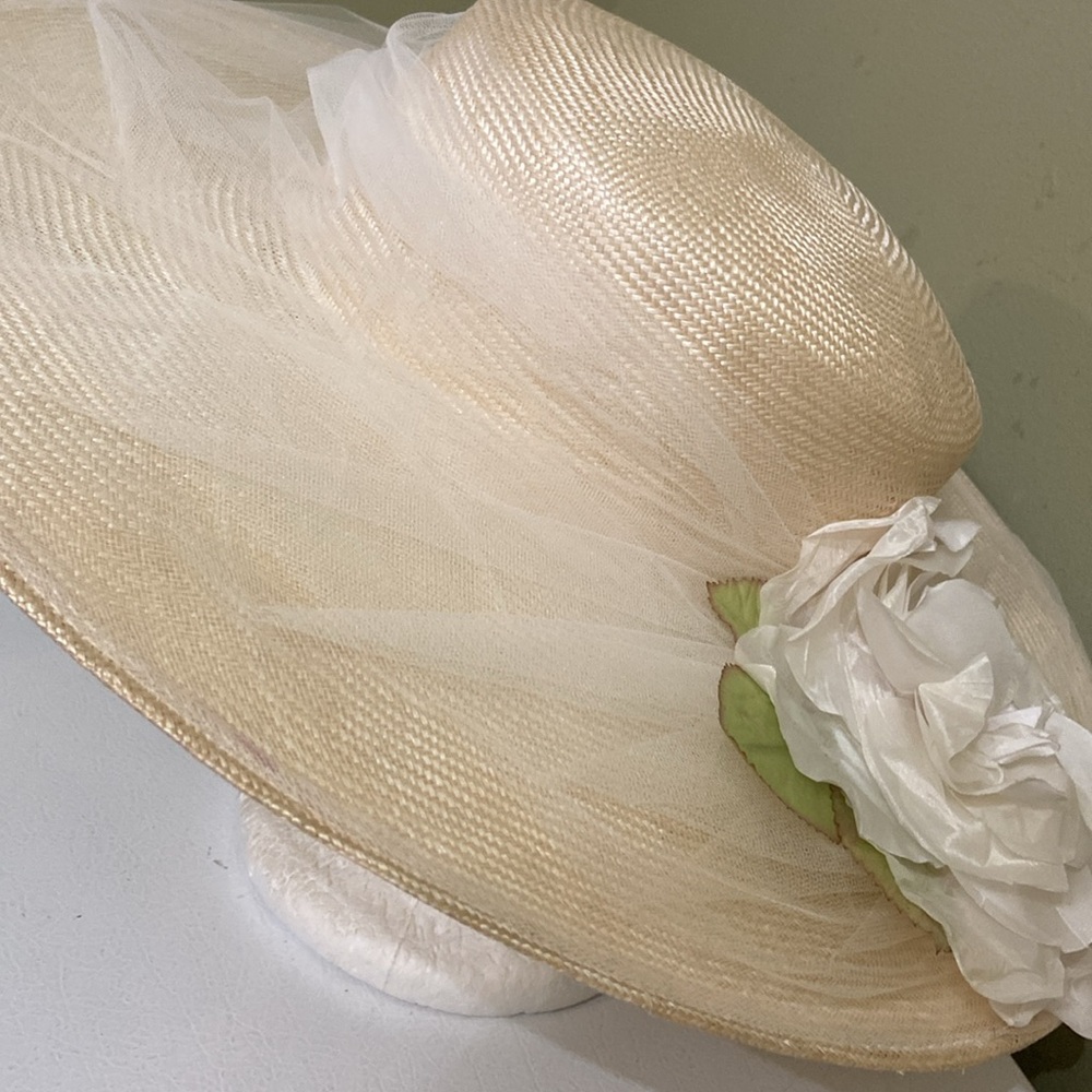 Gorgeous Eggshell Natural Straw Hat - image 4